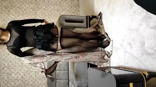 Annesinin arkadaşını evinde ağırlamak zorunda kalır  Türk Temalı Porno